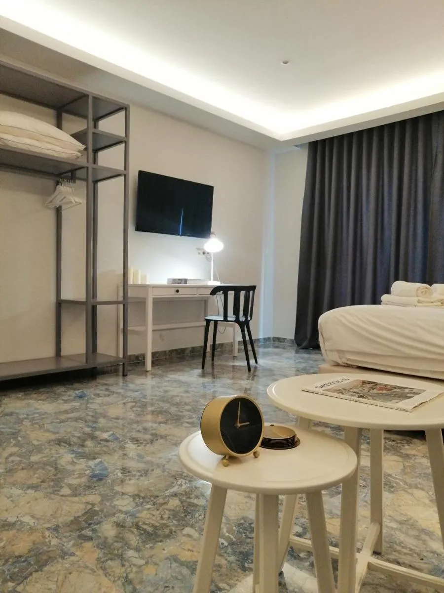 Image 4 of 24K Athena Suites