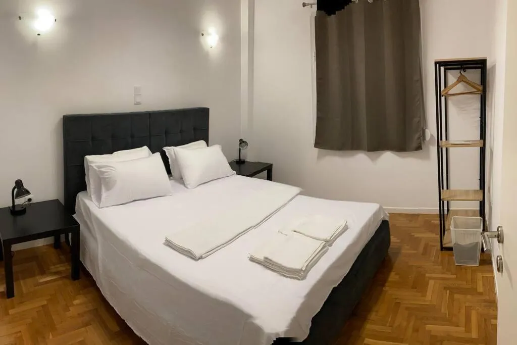 Image 1 of ACROPOLIS CASA Historic Centre Top Floor Elegant Stylish Retreat 150m to Metro
