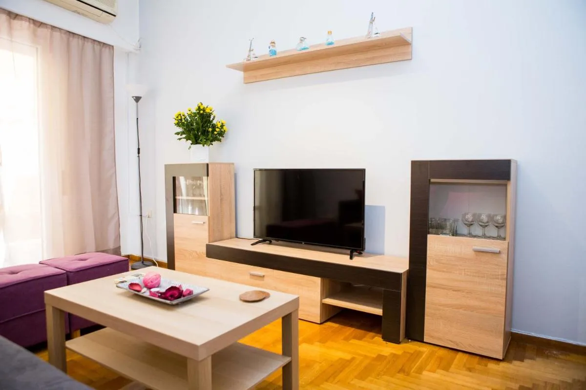Image 4 of Acropolis,Historic center Apartment-update