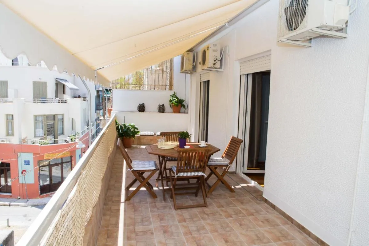 Image 2 of Acropolis,Historic center Apartment-update