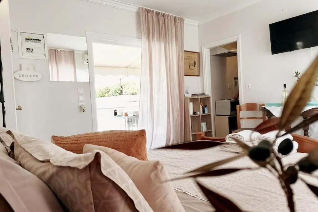 Image 1 of Acropolis Area Flat with Parthenon Views
