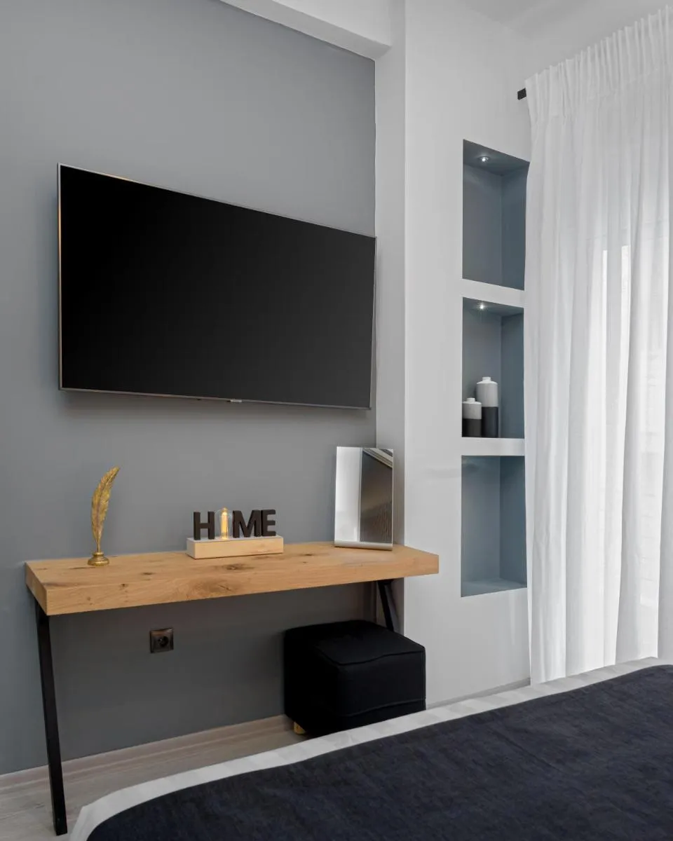 Image 3 of Acropolis Deluxe Apartment