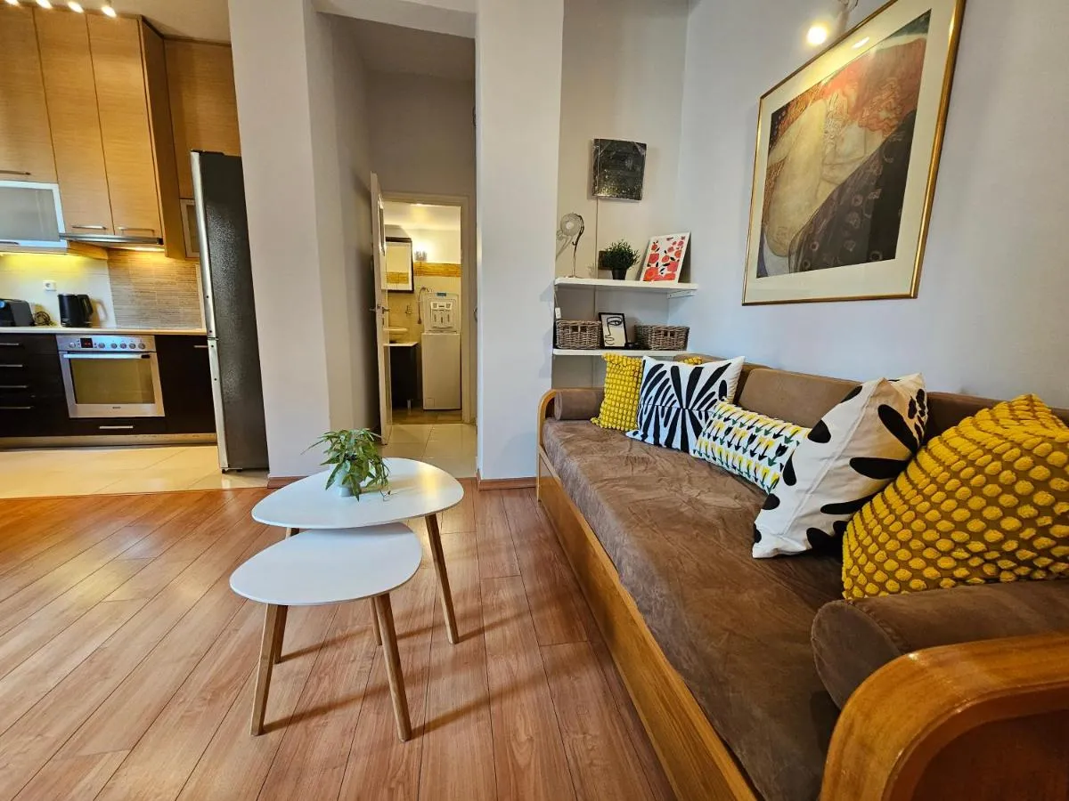 Image 3 of Acropolis Museum Suite by YHA