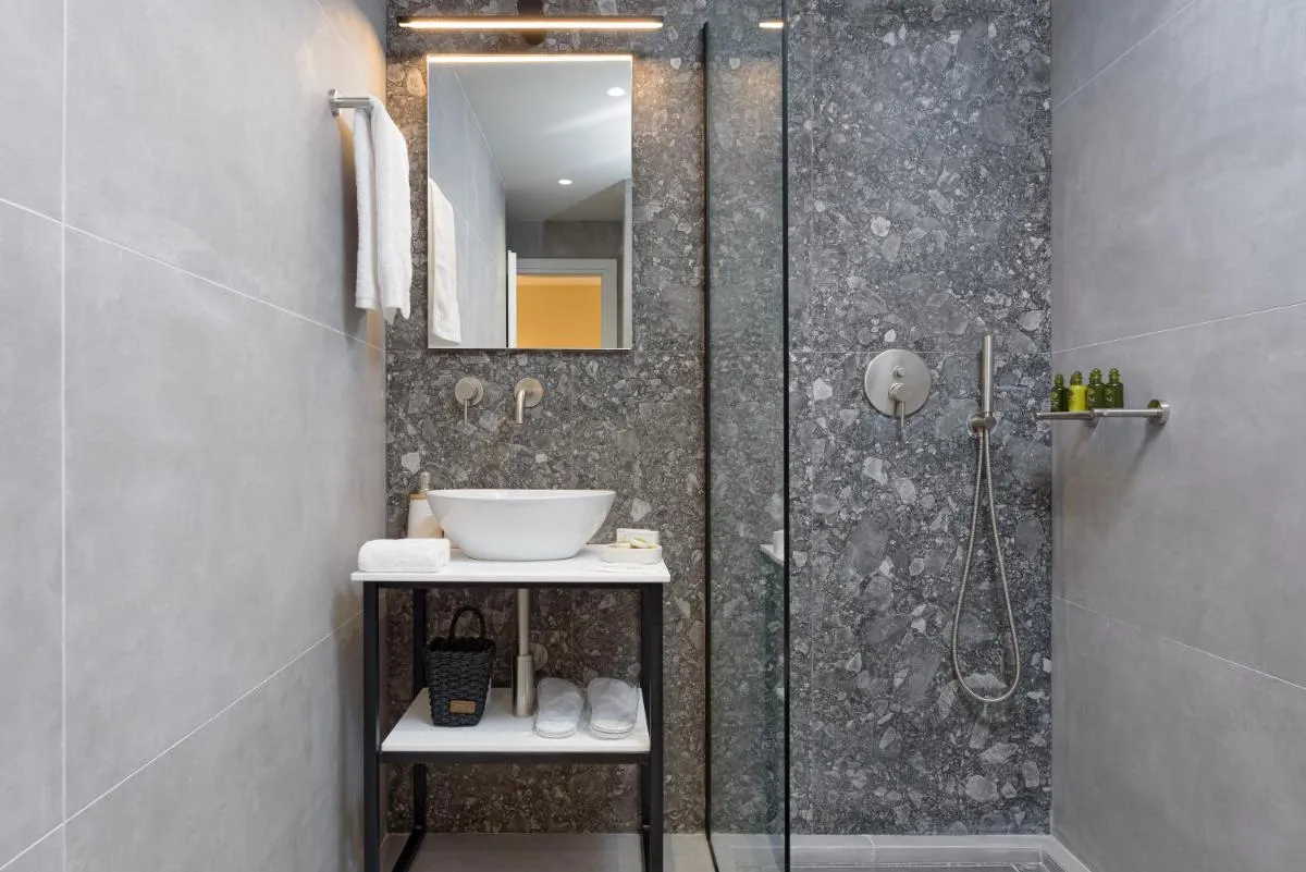 Image 5 of Acropolis Premium Residence