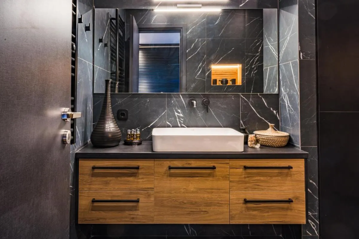 Image 2 of Aeanos suite