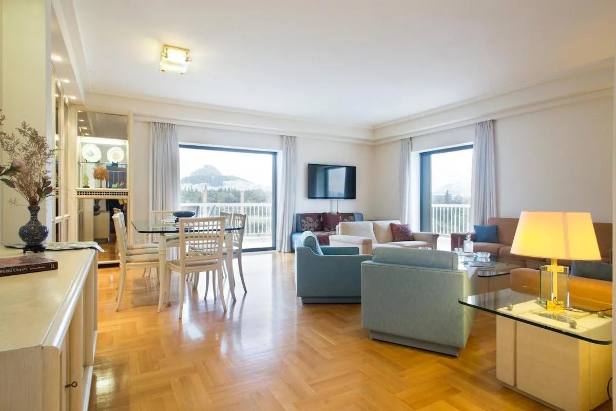 Image 4 of Alexander’s Penthouse