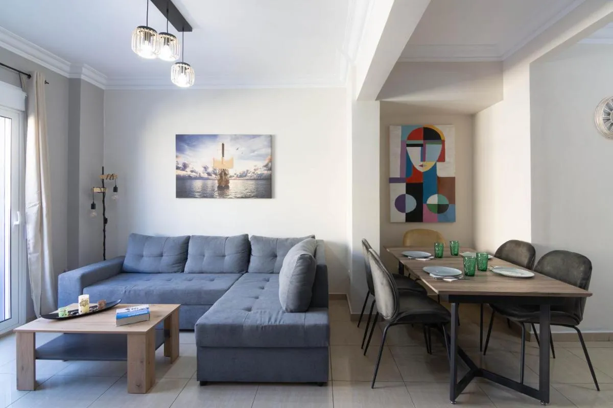 Image 3 of Athens Luxuery 3BR