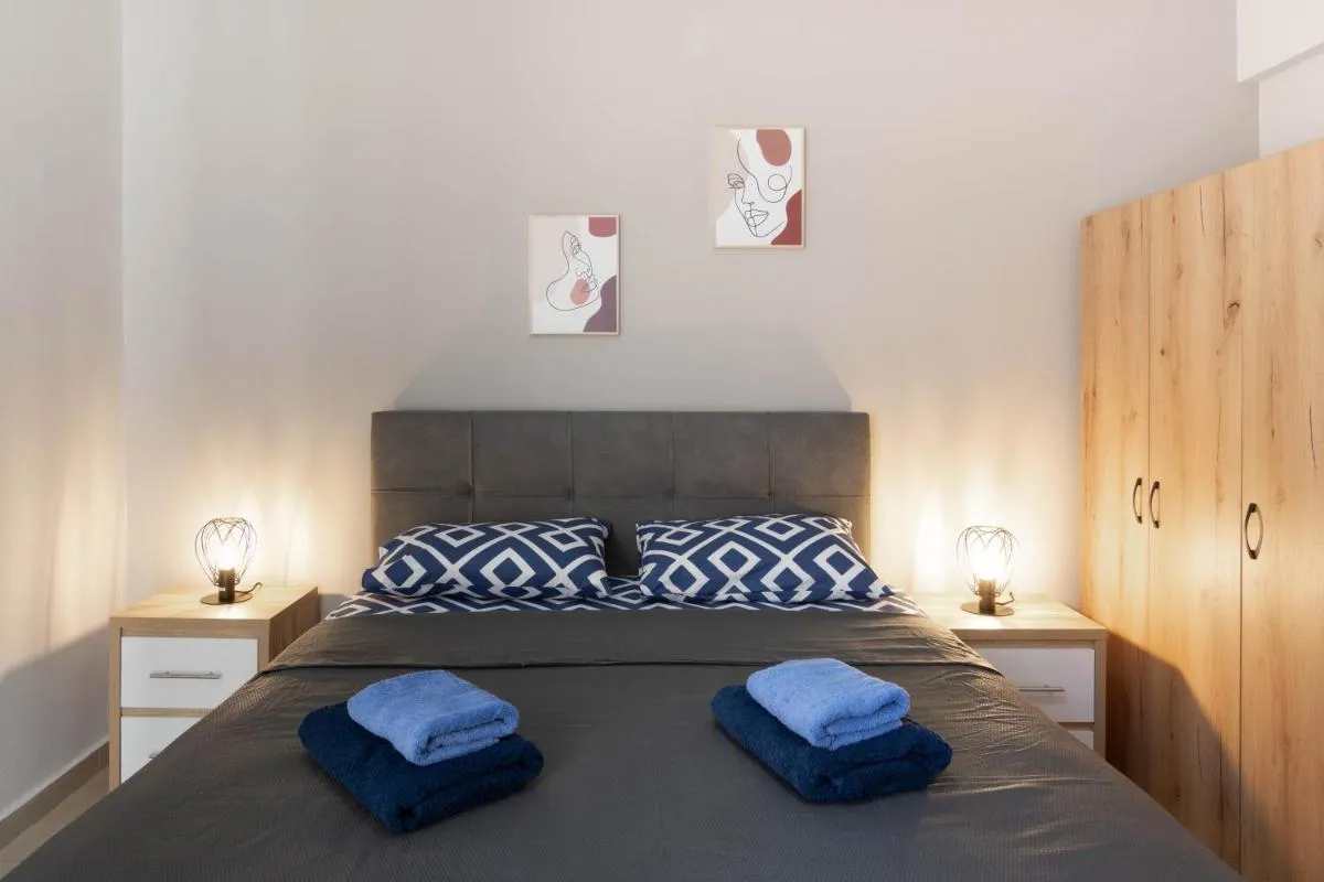 Image 1 of Athens Luxuery 3BR