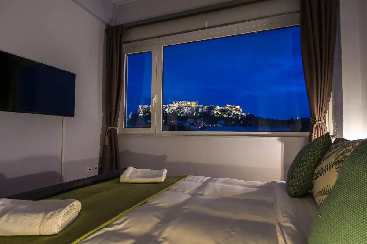 Image 6 of Breathtaking View Studio!