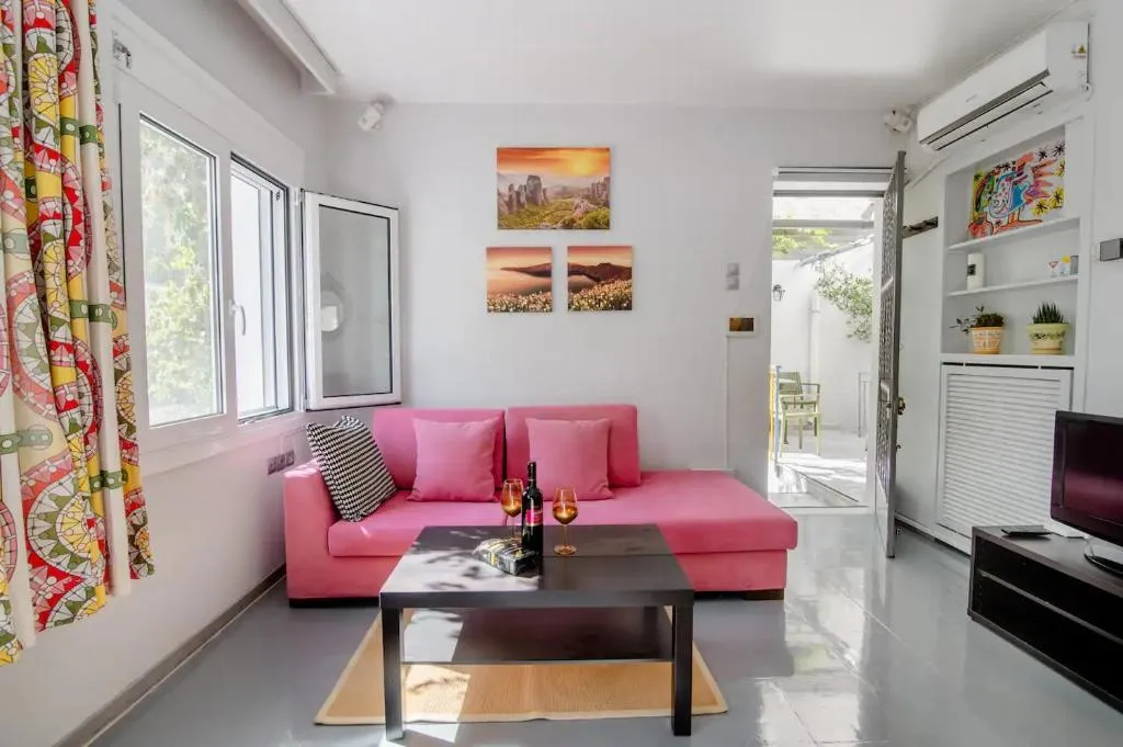 Image of Canto-Home Alongside The Acropolis