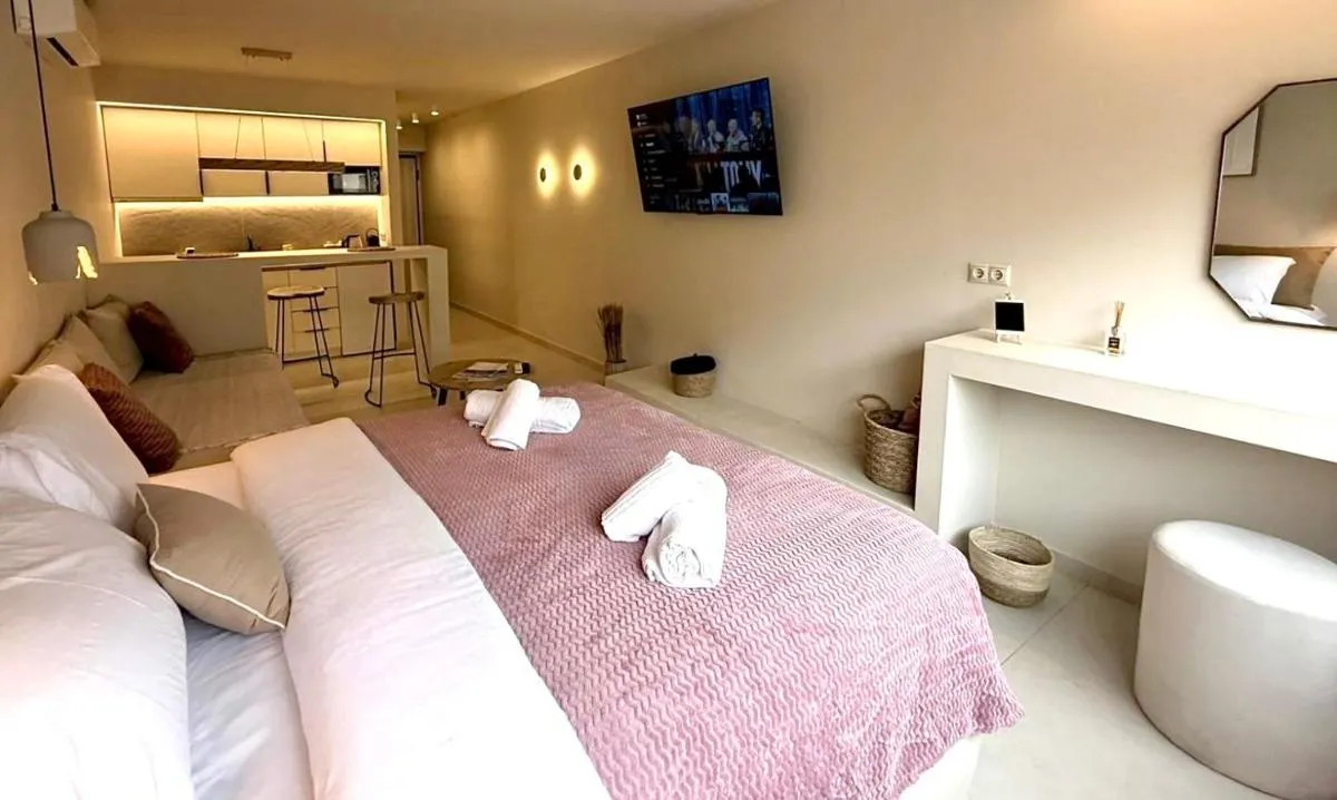 Image 1 of Central Luxurious Athens Suites- walk to Acropolis – by Good Life suites