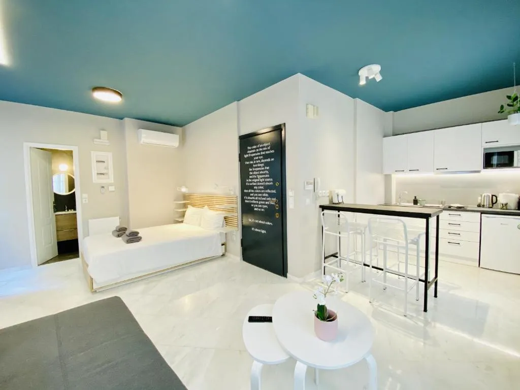 Image of Central Syntagma Square Studio in Athens – Shell