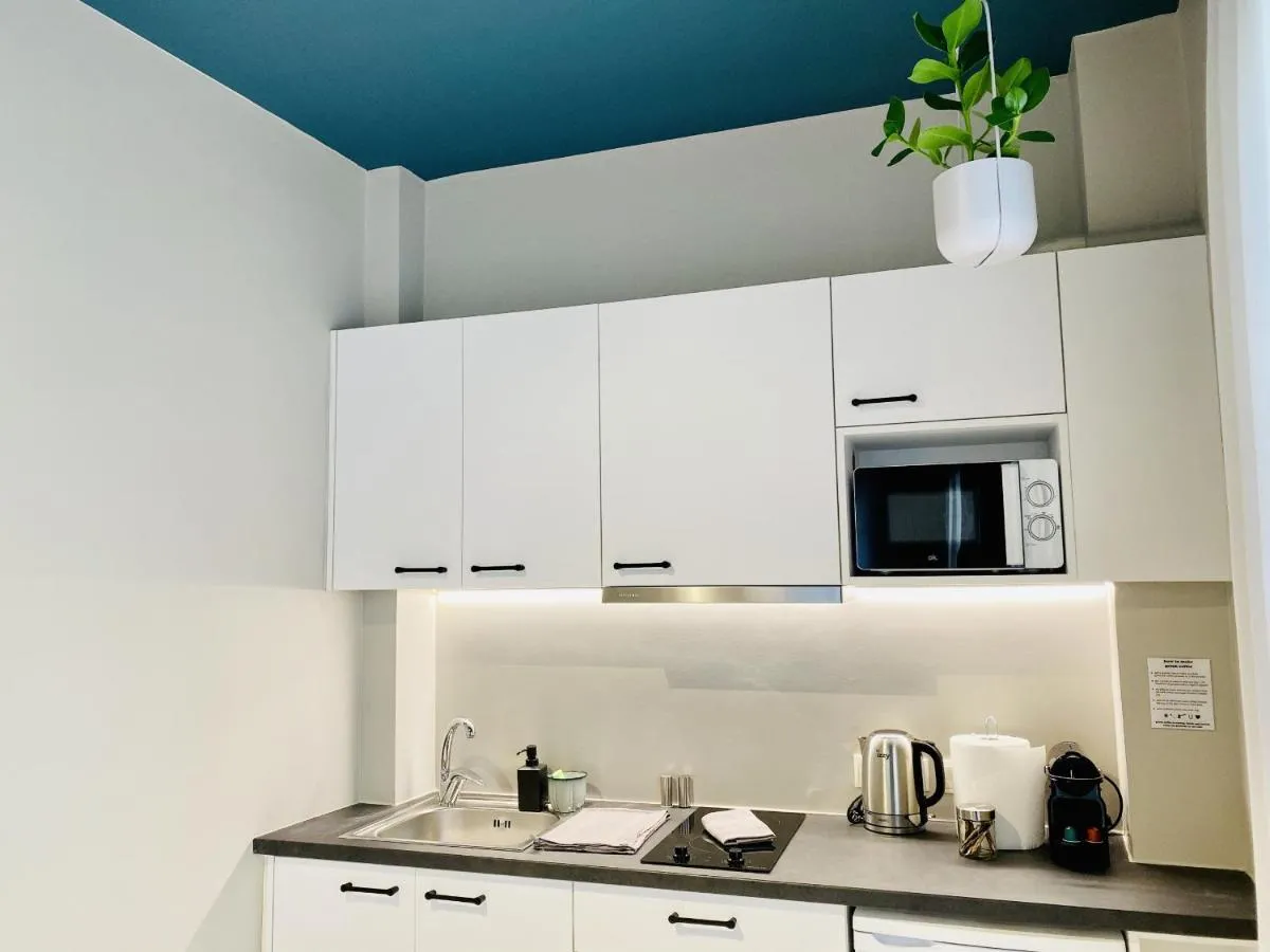 Image 3 of Central Syntagma Square Studio in Athens – Shell