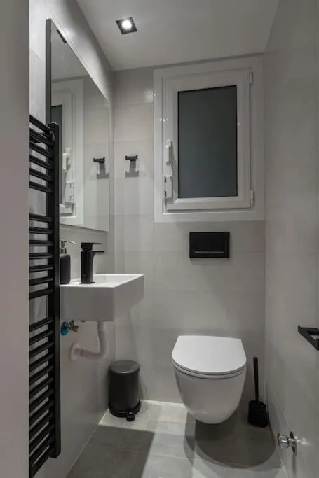 Image 6 of Cozy 2BD aprtmnt in Ilisia Park