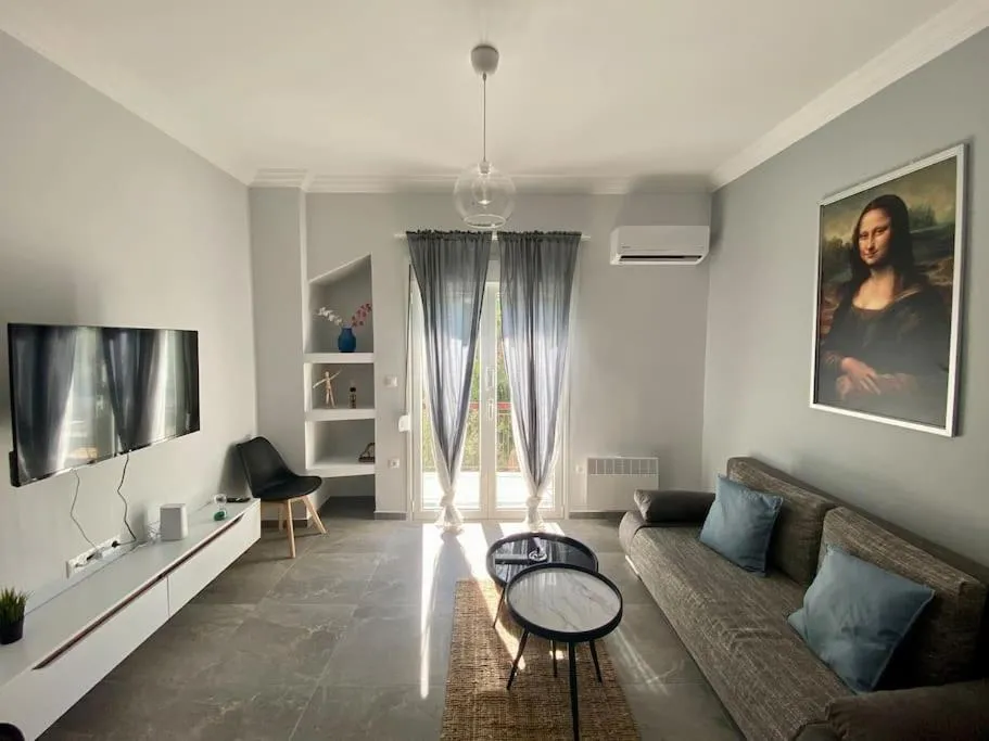 Image of Dimofontas – Hub Thiseio & Gkazi