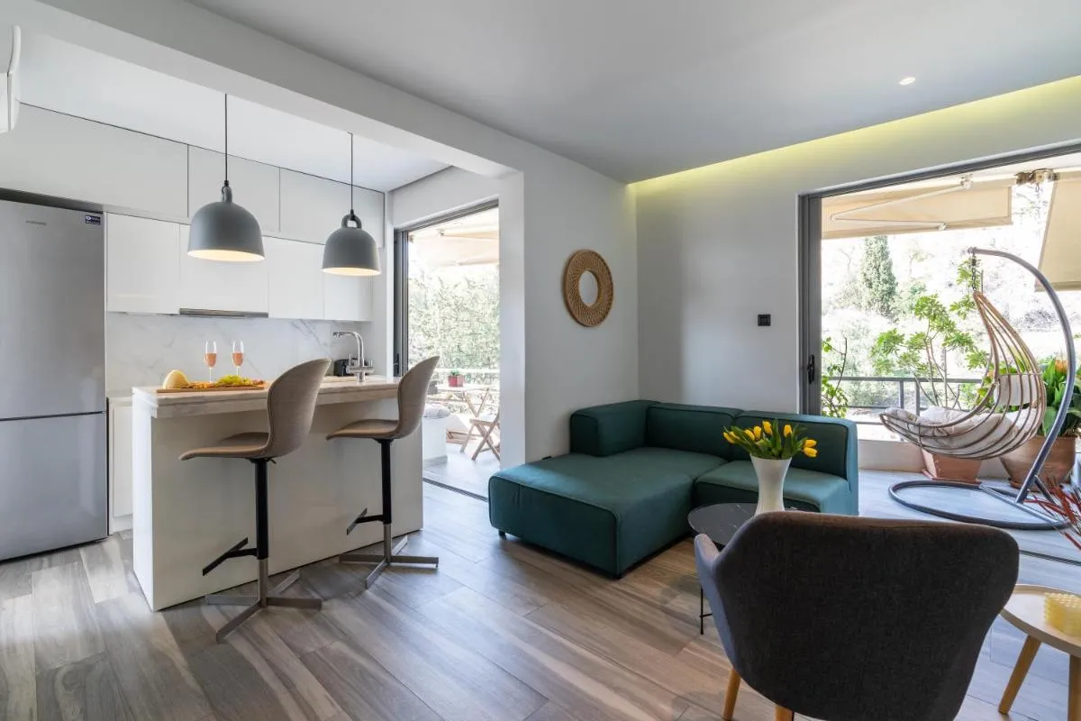 Image 5 of Elegant Suite – Acropolis