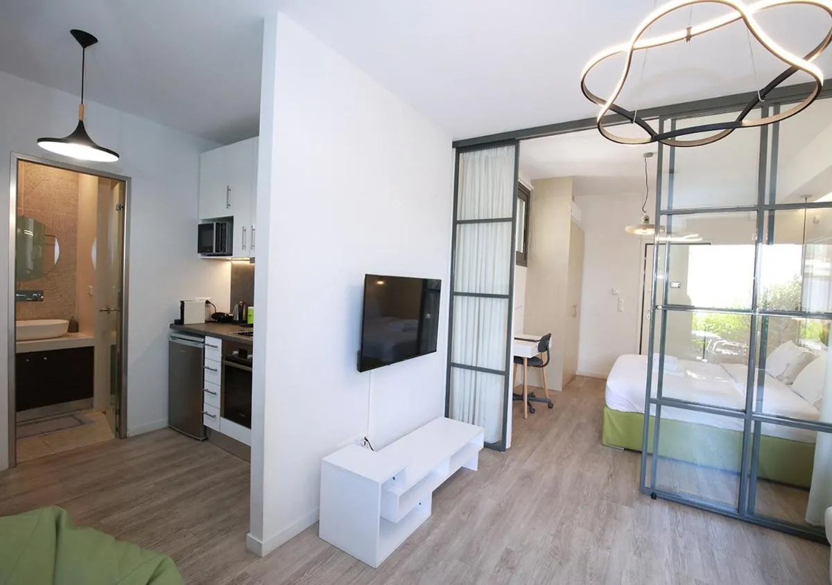 Image 4 of Emily in Athens – Central chic flat with terrace Syntagma E1