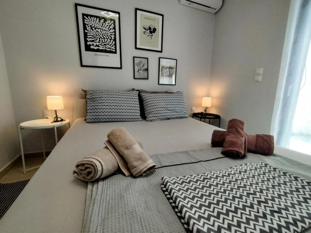 Image 1 of Floral Home 1 – Ground floor apt with courtyard and private parking!
