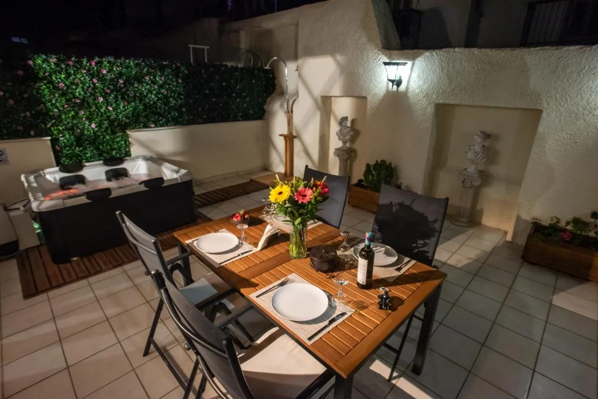 Image 6 of KG Acropolis Escape Spa Apartment