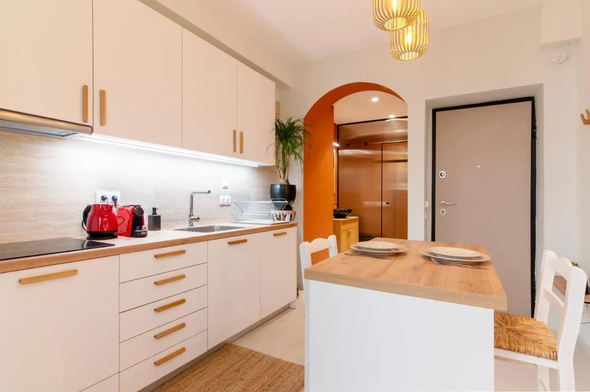 Image 6 of Luxurious studio apartment in the heart of Athens
