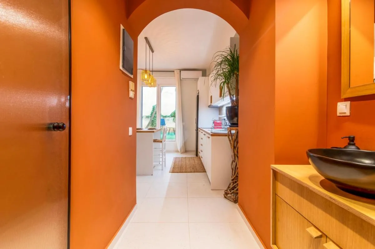 Image 4 of Luxurious studio apartment in the heart of Athens
