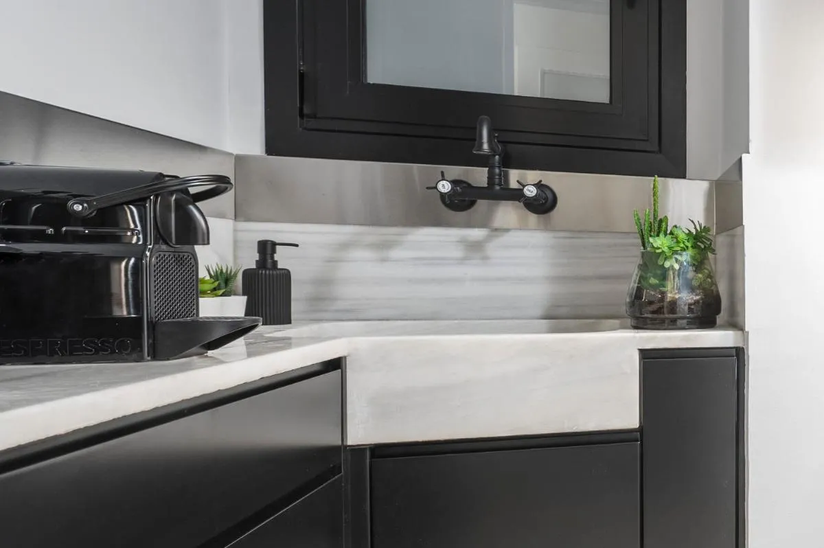Image 2 of Luxury 2 bdroom apt- Megaro Mousikis