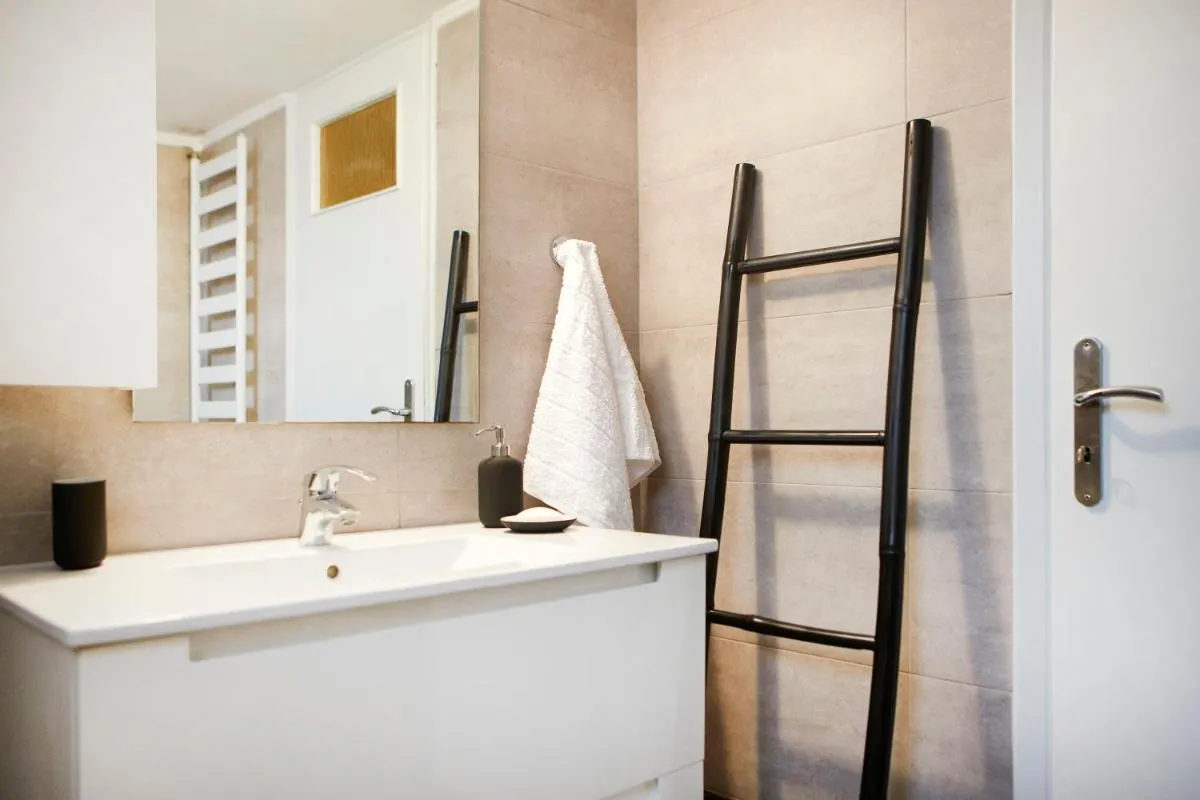Image 2 of Luxury Apartment with Exceptional View