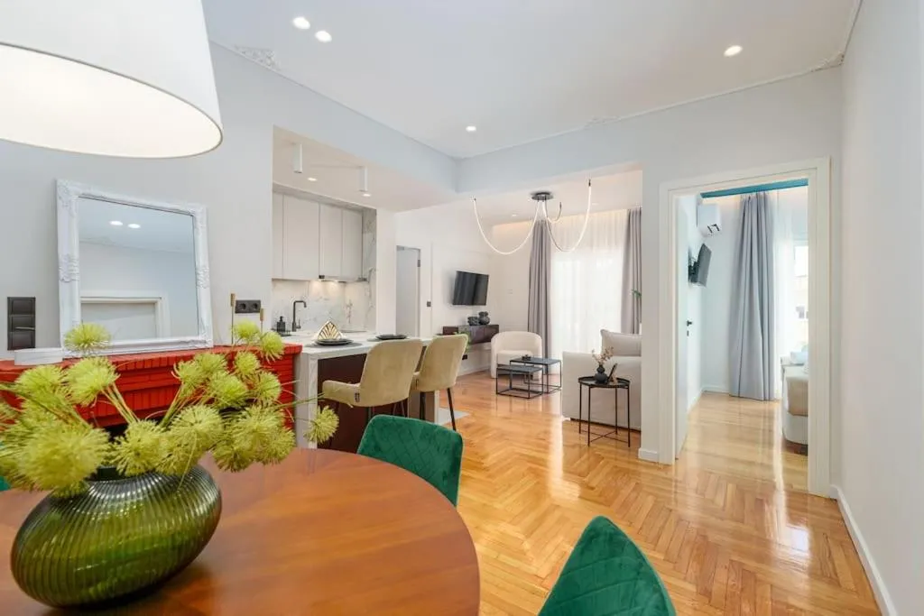Image 4 of Luxury Apt with Acropolis view Balcony and Jacuzzi