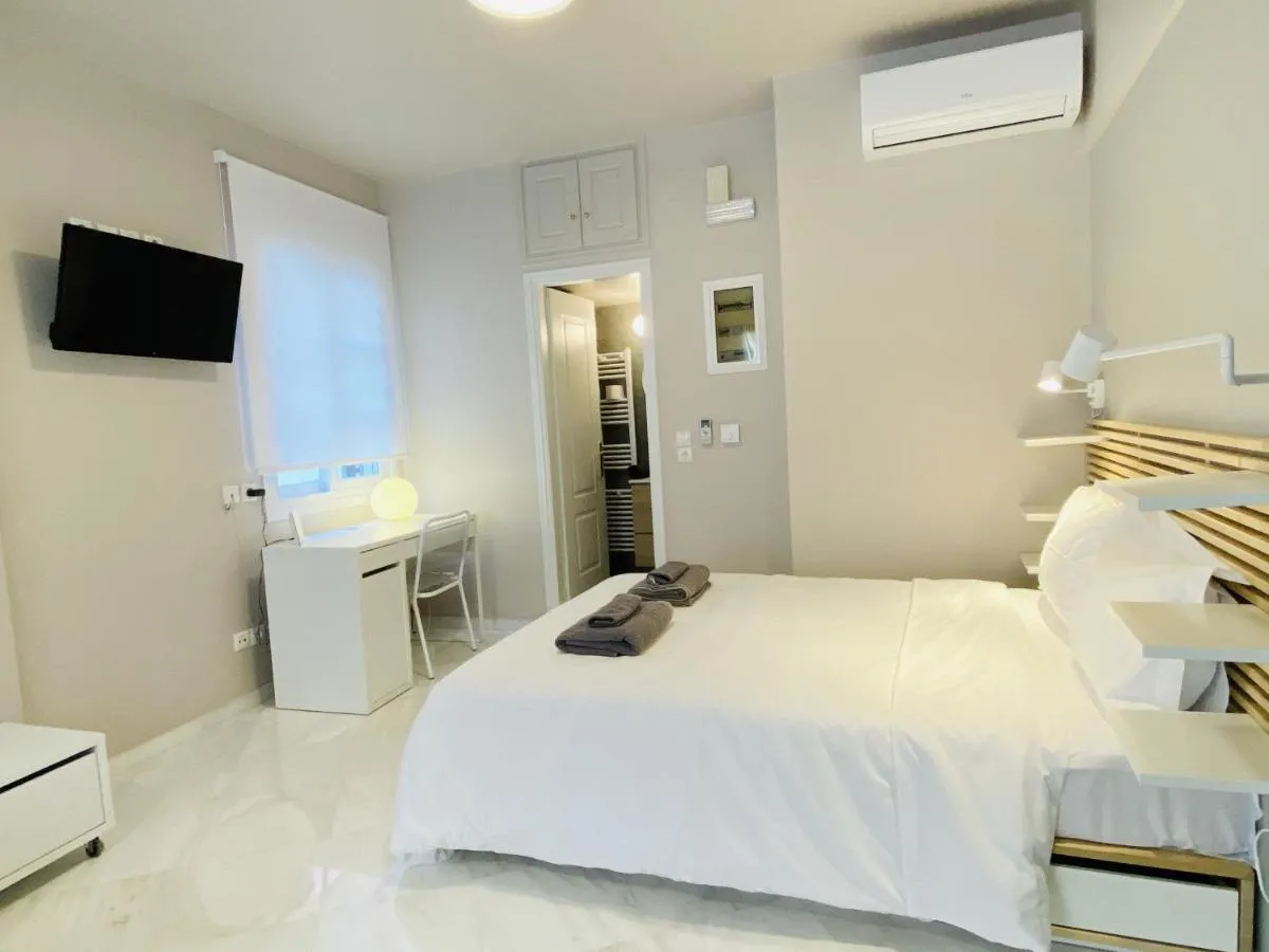 Image 6 of Luxury Studio in Historical Center, Syntagma-Plaka