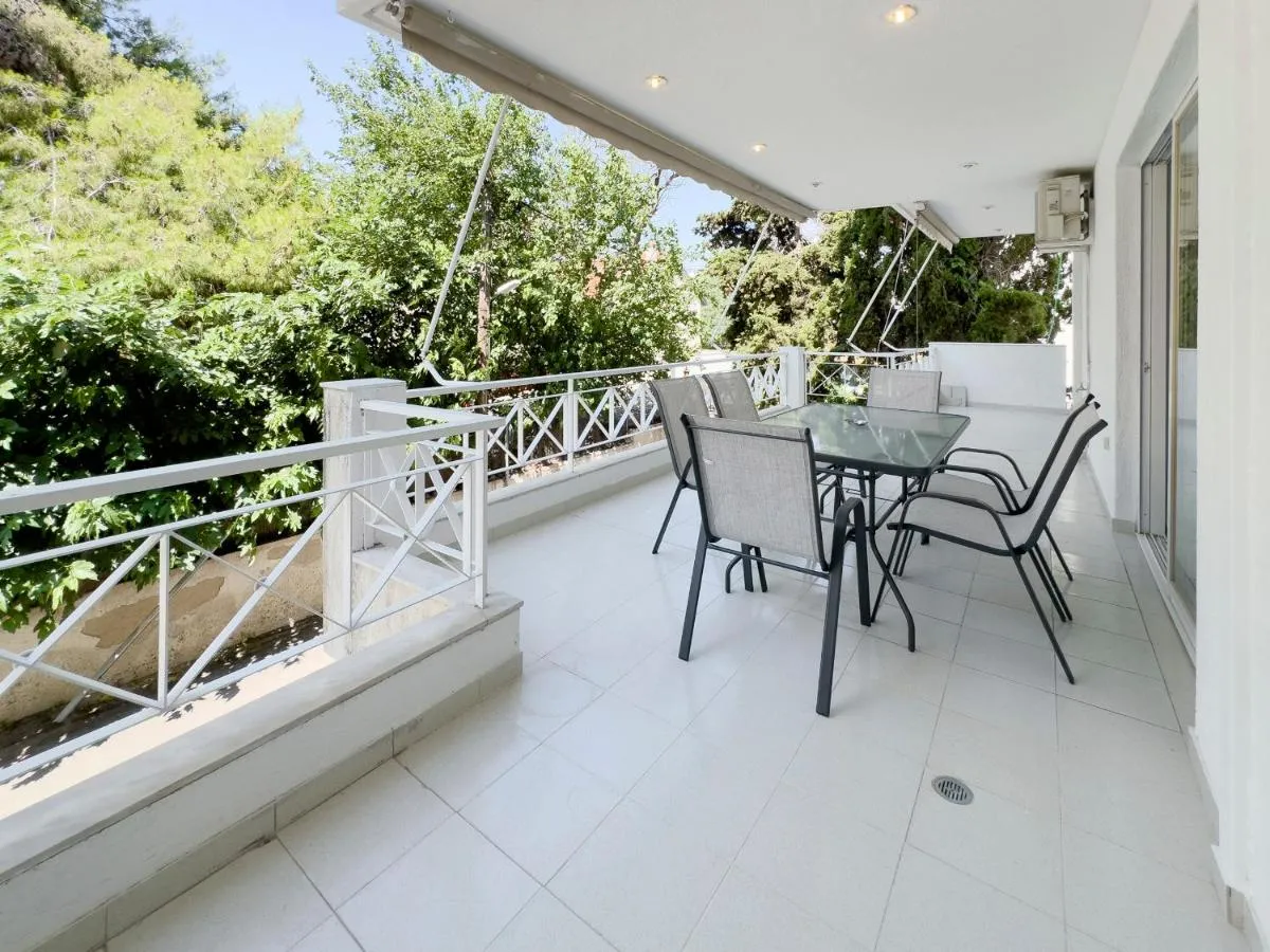 Image 4 of Metamorfoseos Spacious 120sqm apt in Alimos