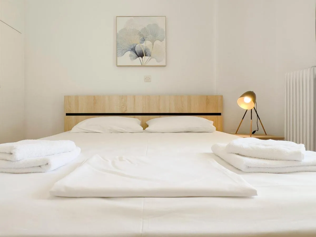 Image 5 of Metamorfoseos Spacious 120sqm apt in Alimos