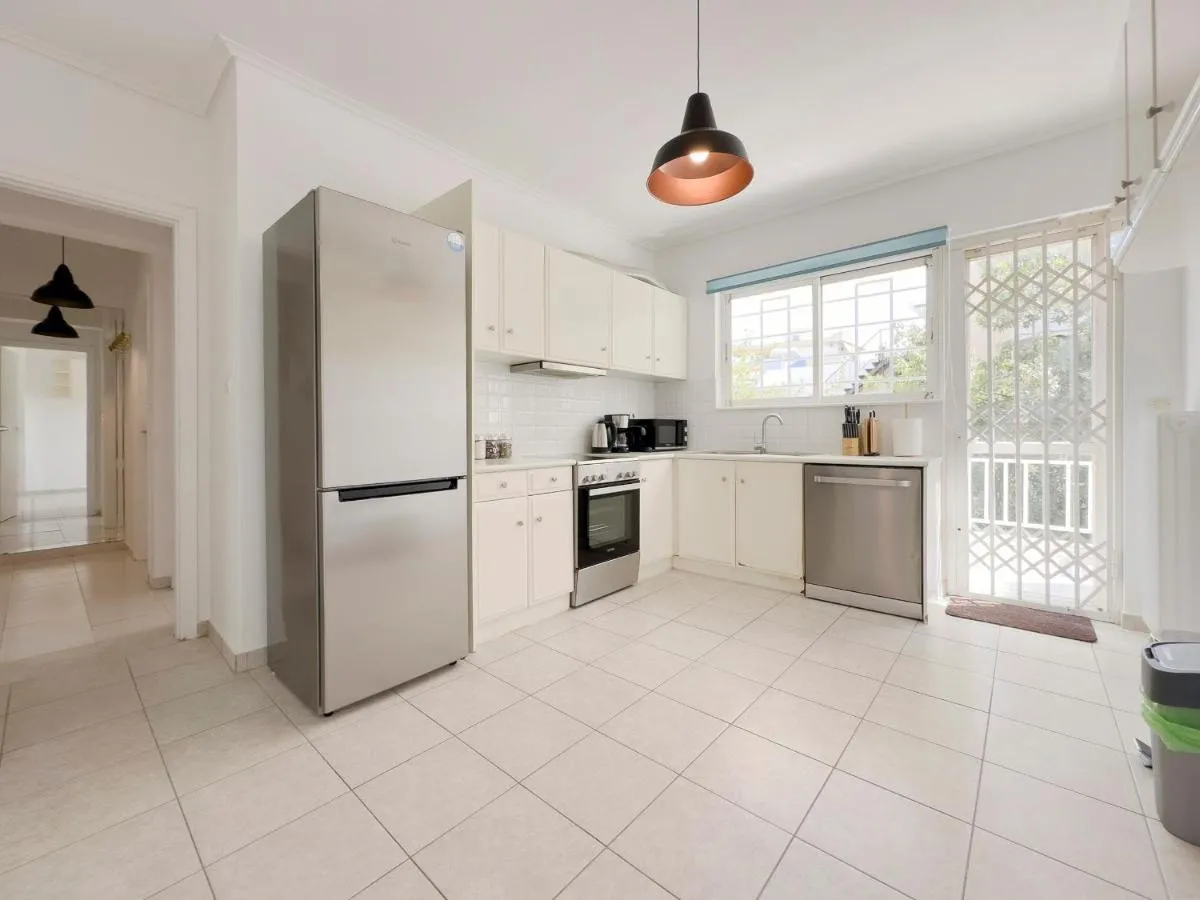 Image 6 of Metamorfoseos Spacious 120sqm apt in Alimos