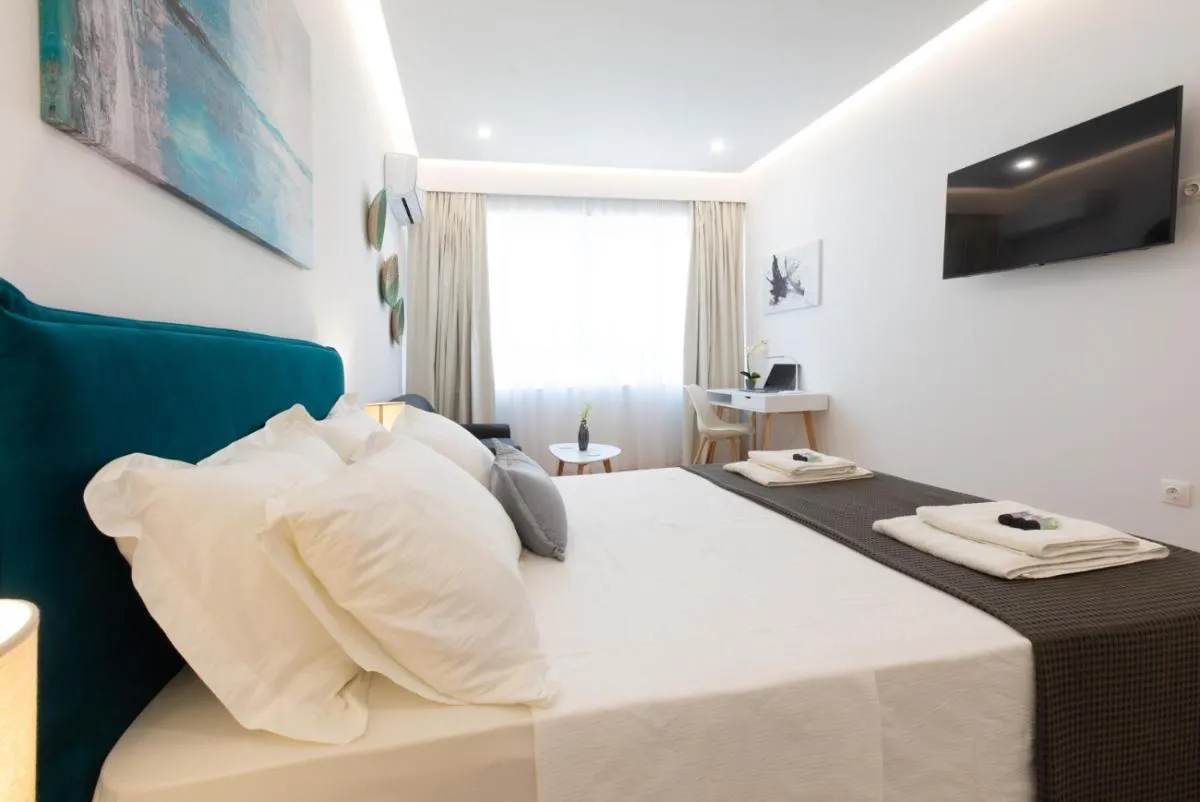 Image 3 of Minimal apartment in Plaka