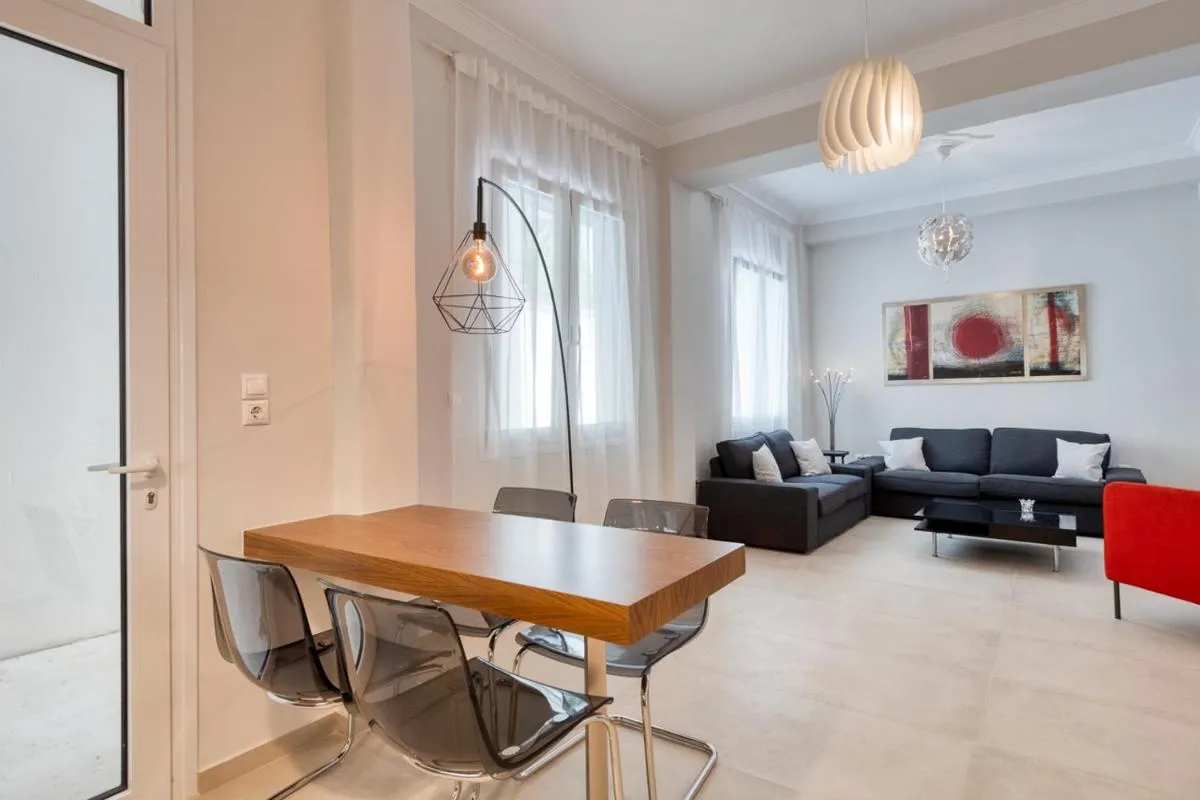 Image 3 of Modern 2-bedroom apt, 200m from the Acropolis