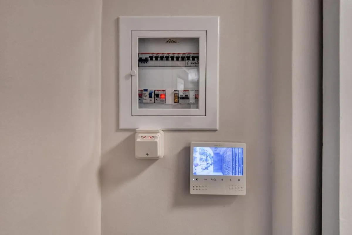 Image 4 of Modern 2-bedroom apt, 200m from the Acropolis