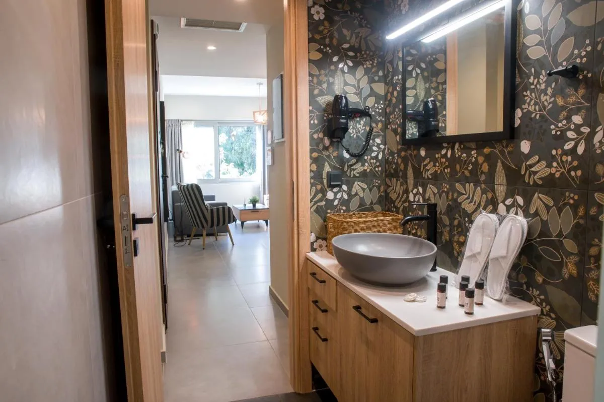 Image 2 of Oreades Parthenon Suites
