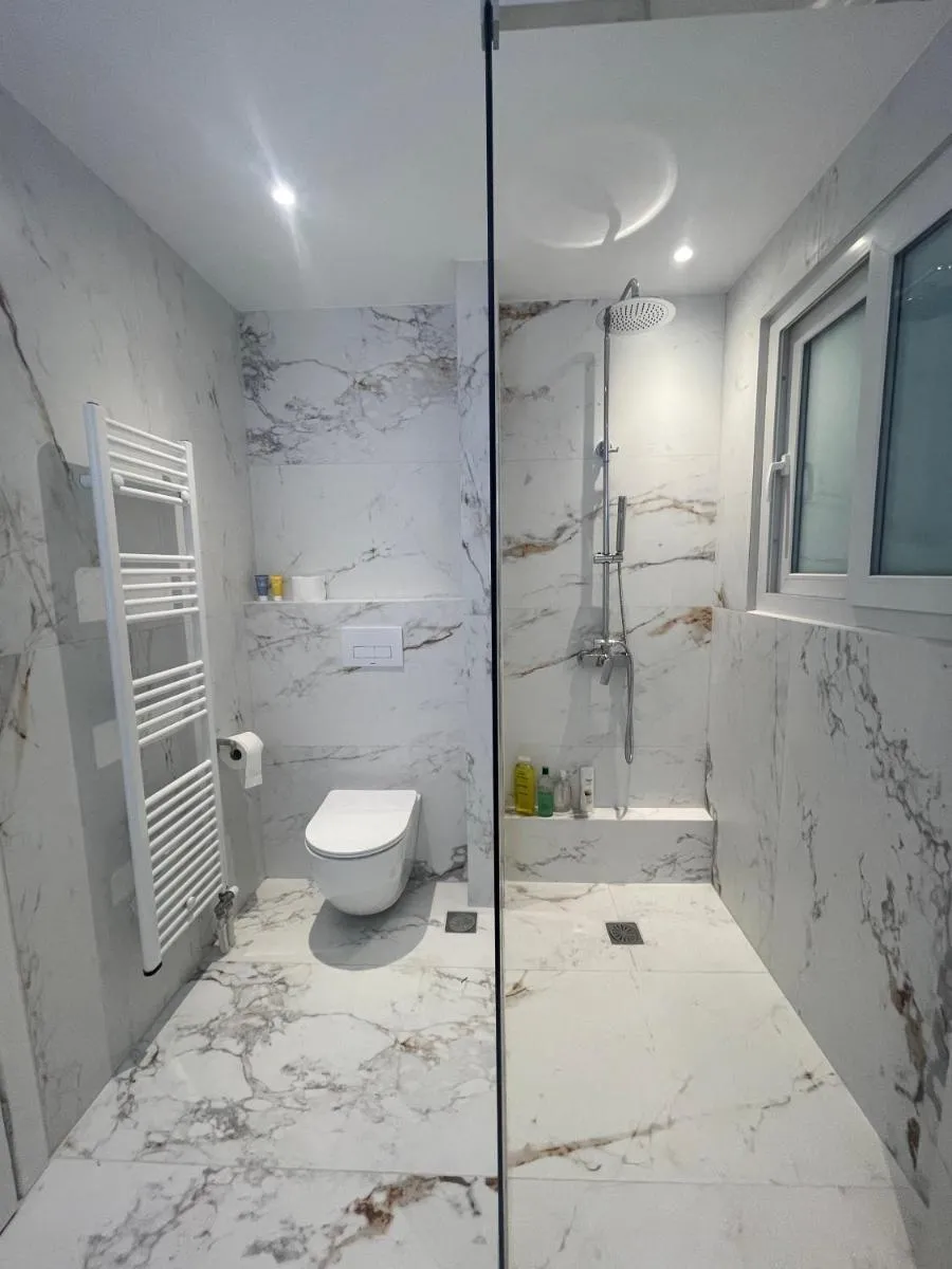 Image 3 of PAGRATI FLAT 7