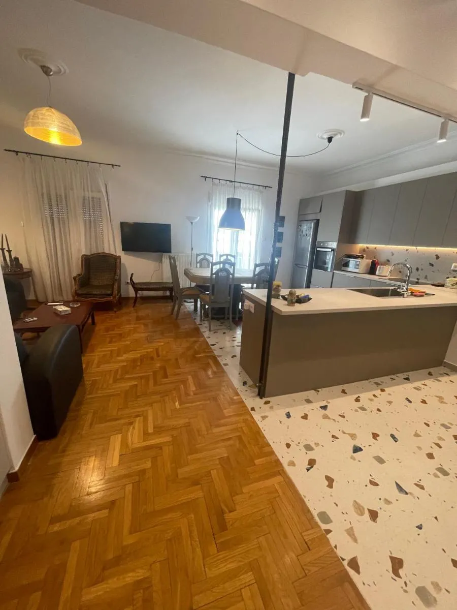 Image 4 of PAGRATI FLAT 7
