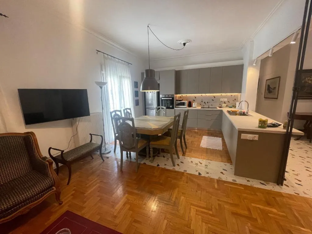 Image of PAGRATI FLAT 7