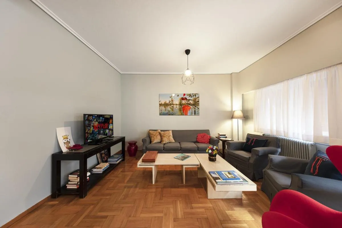 Image 4 of Spacious 3 Bedroom apt near Acropolis museum