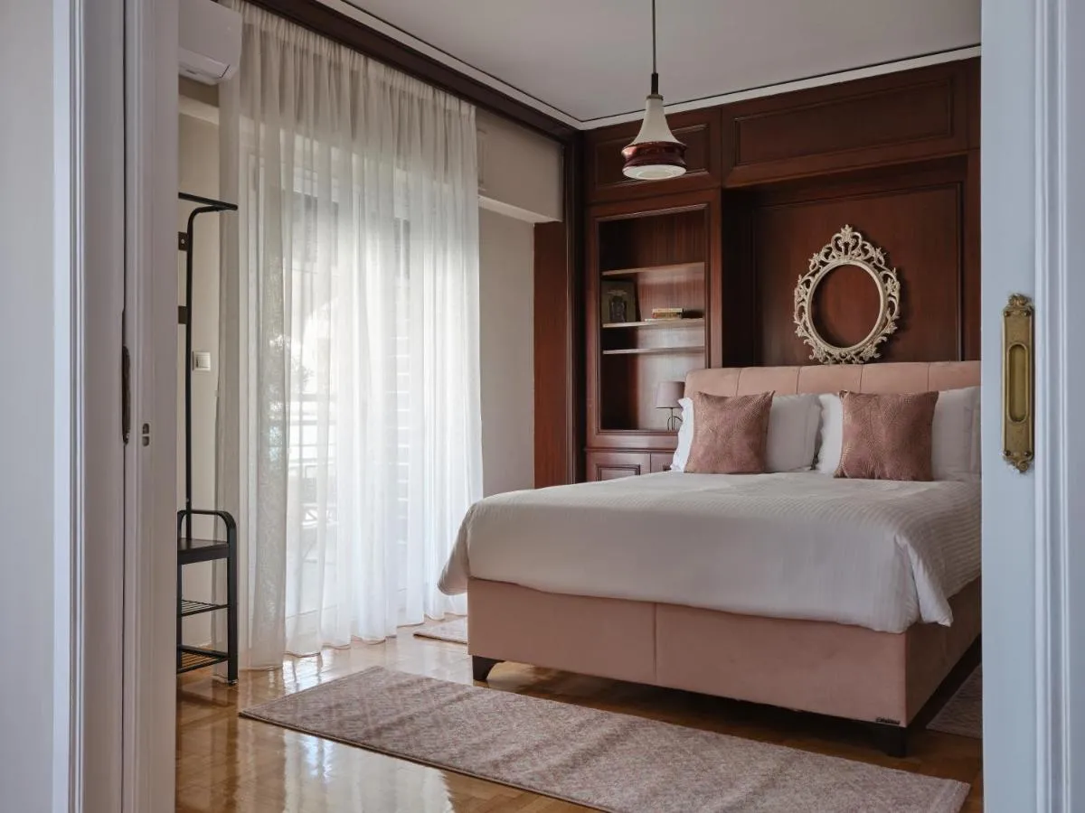 Image 6 of Stunning-Classical 2BD Penthouse
