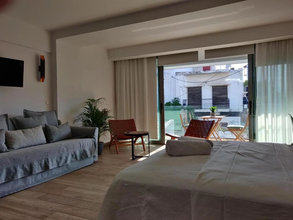 Image 1 of Sunny new lovely apartment 60 meters from the metro