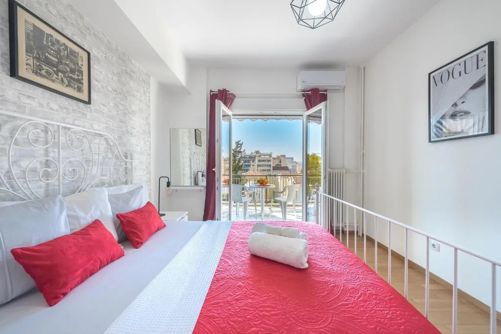 Image of Superb Acropolis view 3bd apt in historical center