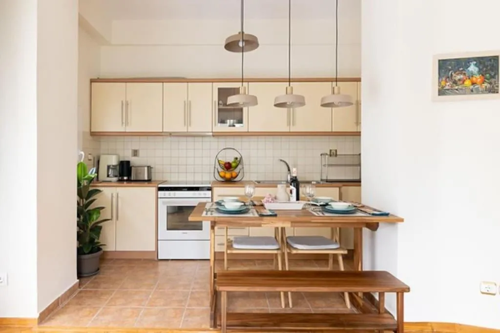 Image 2 of Thrive apt 100metre to Acropolis