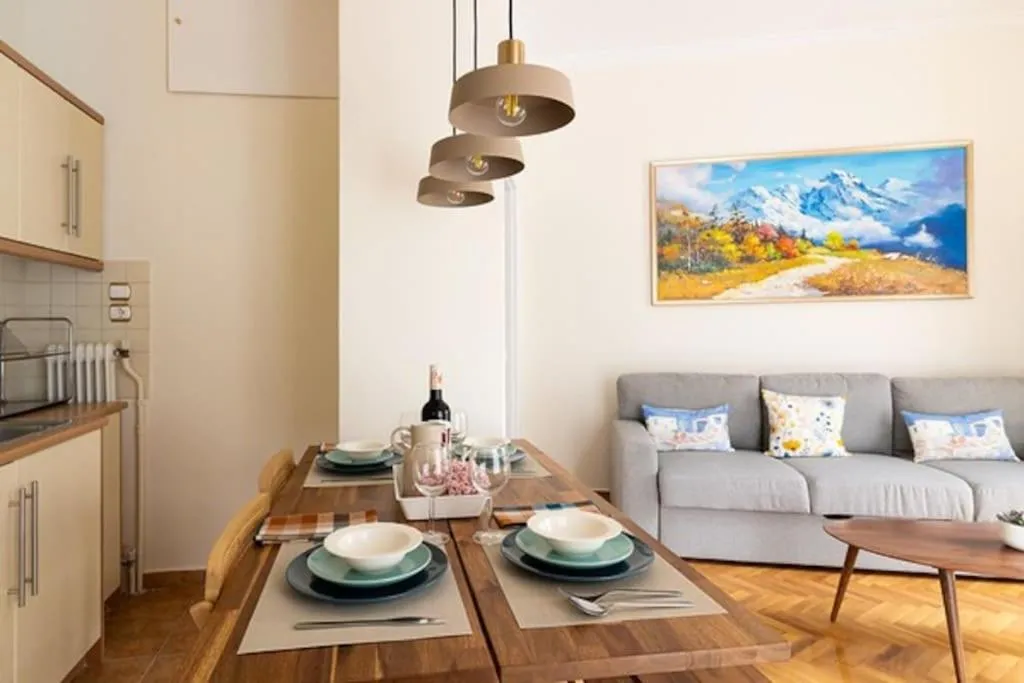 Image of Thrive apt 100metre to Acropolis