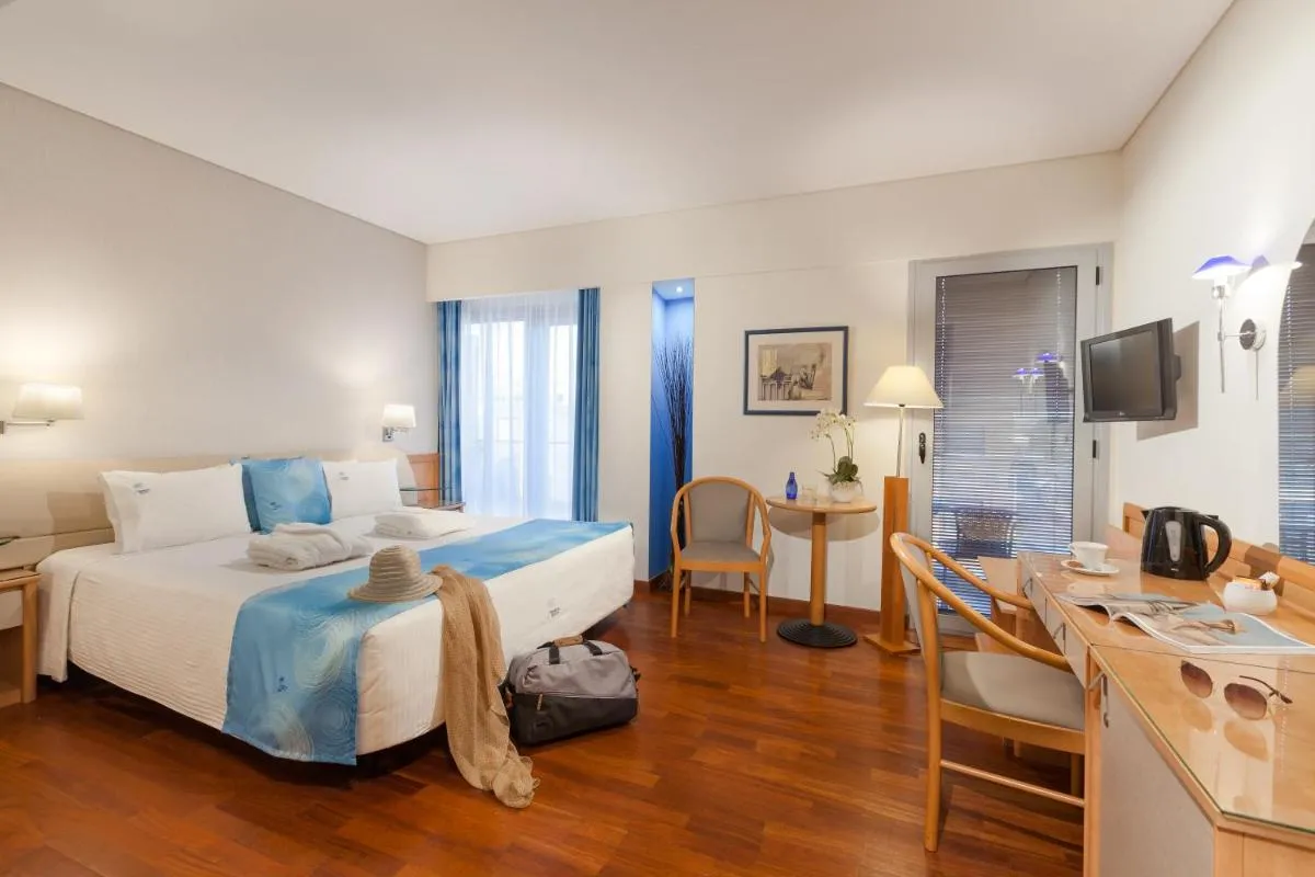 Image 1 of Tropical Hotel