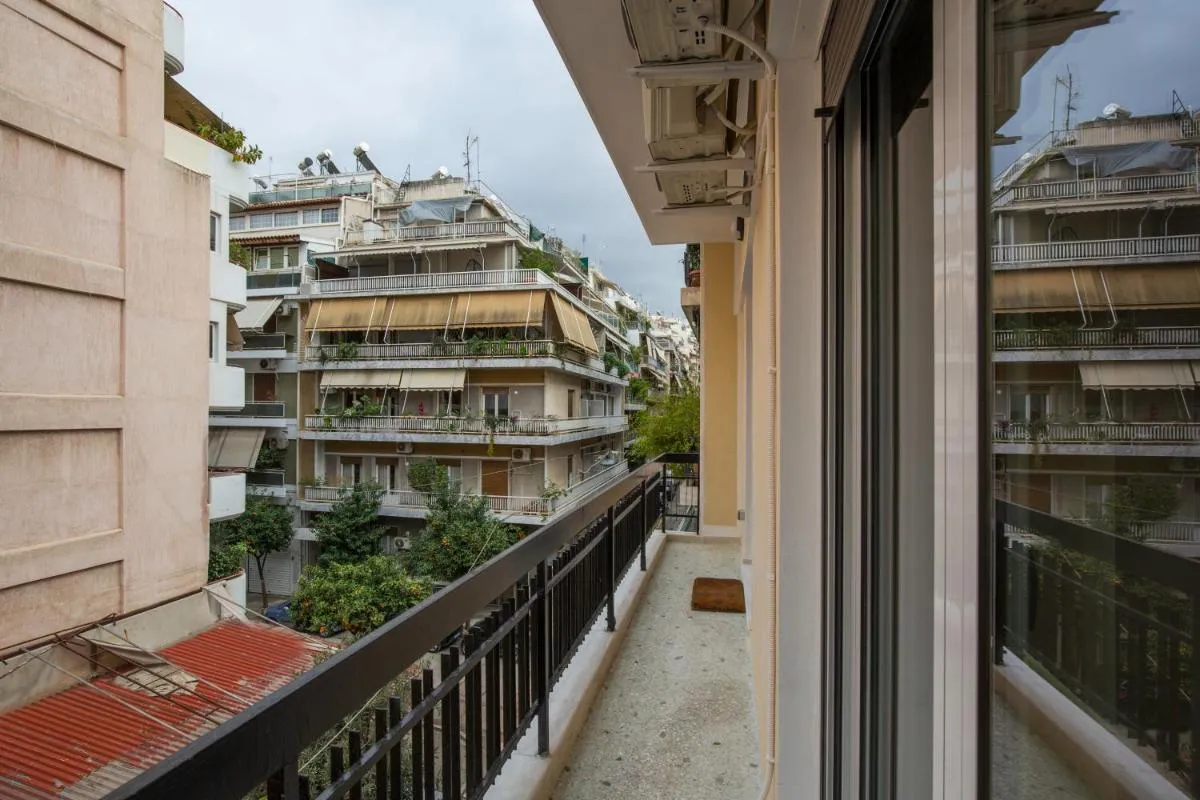Image 5 of Urban Spacious Apartment Near Kallimarmaron