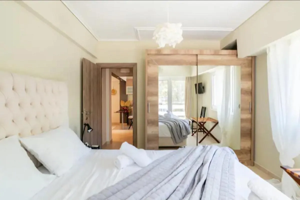 Image 2 of Vouliagmeni Thalassa Apartment