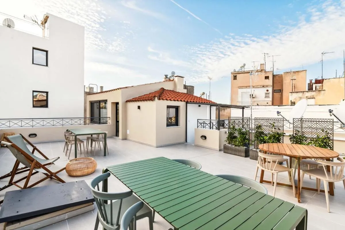 Image 2 of limehome Athens Solonos City Center