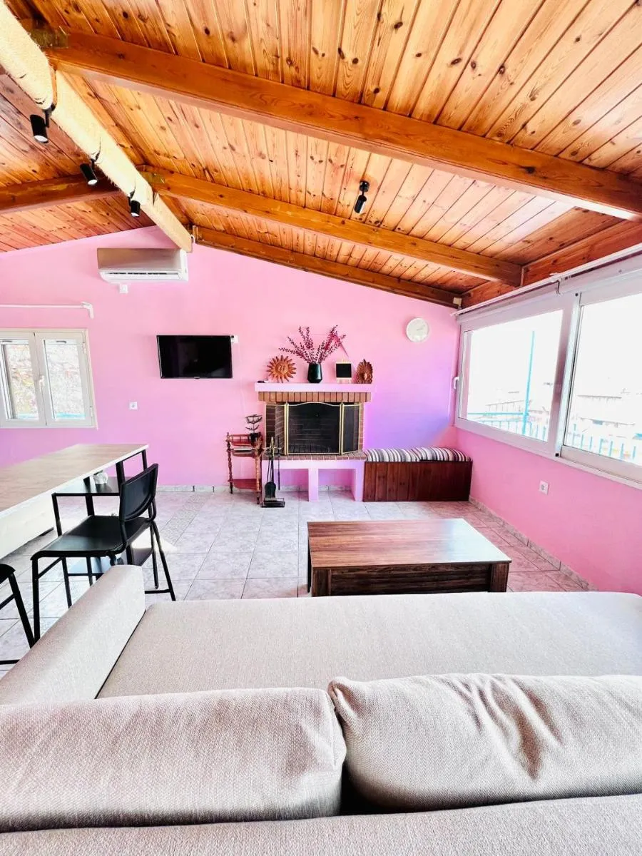 Image 6 of sky inn with great location wonderful Acropolis view in Neos kosmos
